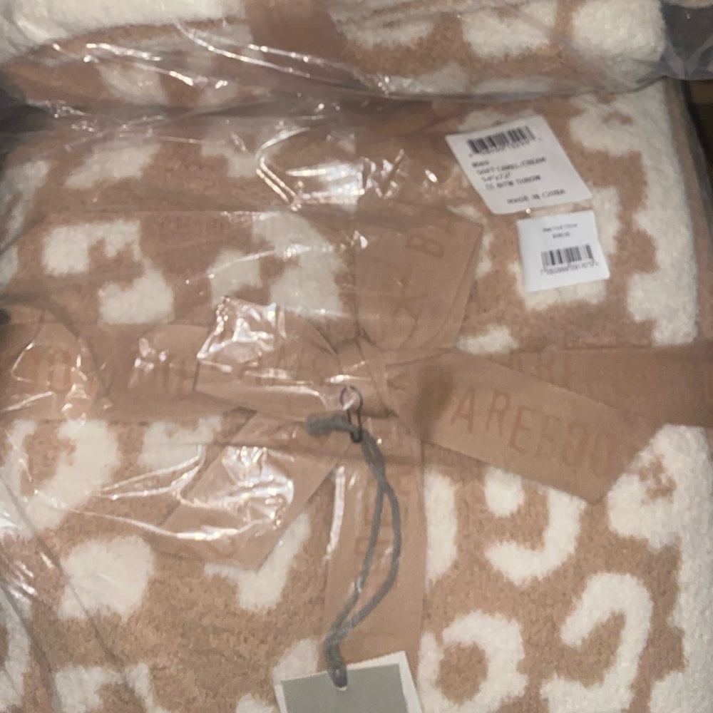 Barefoot dreams in the wild camel NWT